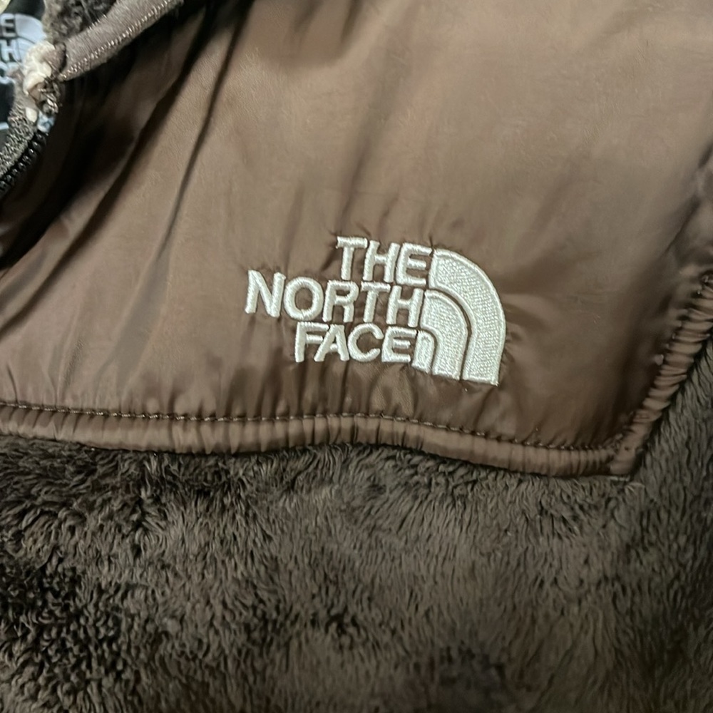 North face women’s zipper jacket. - Picture 3 of 3